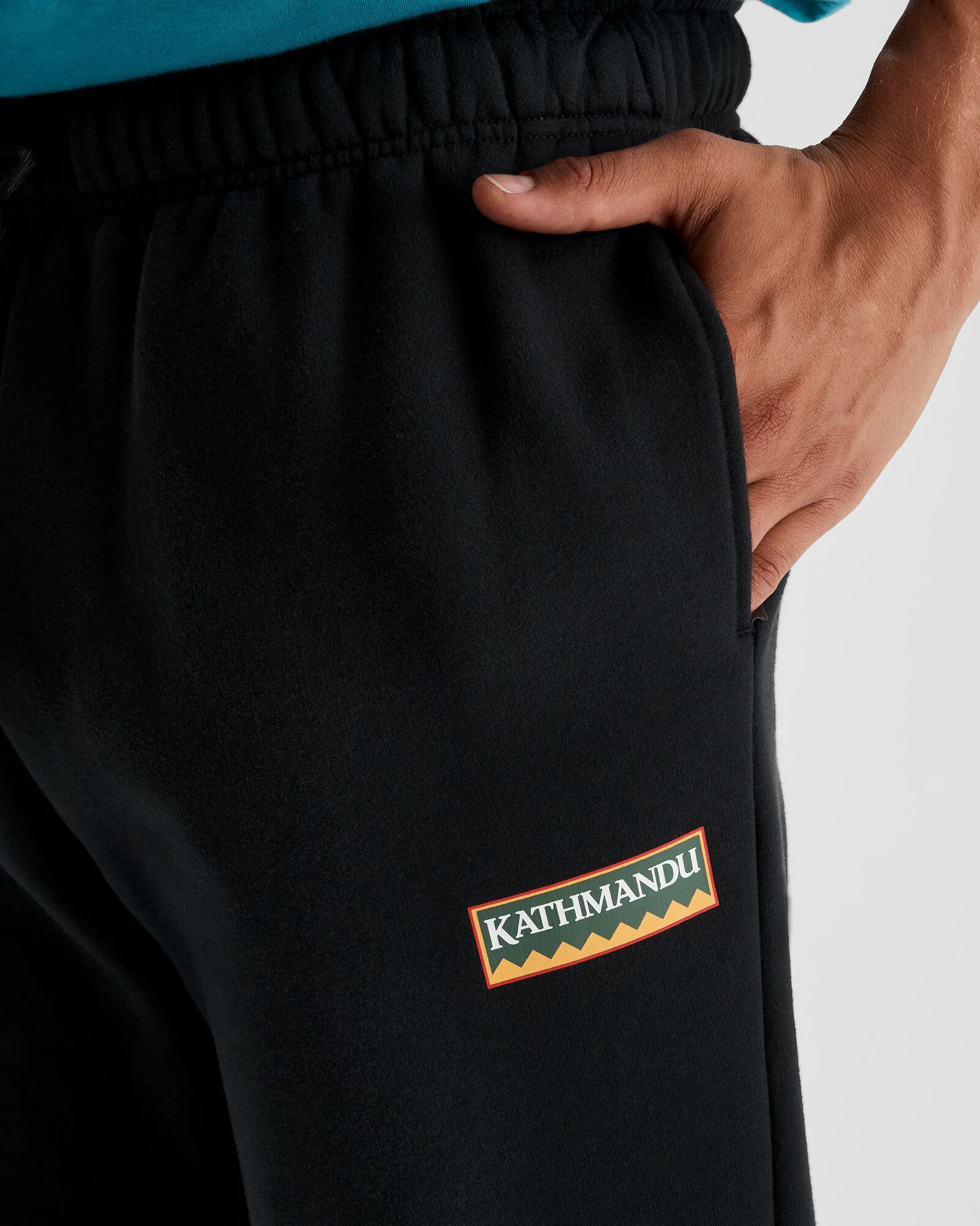 Men's Kathmandu Heritage Logo Slouchy Joggers - Black - Image 4