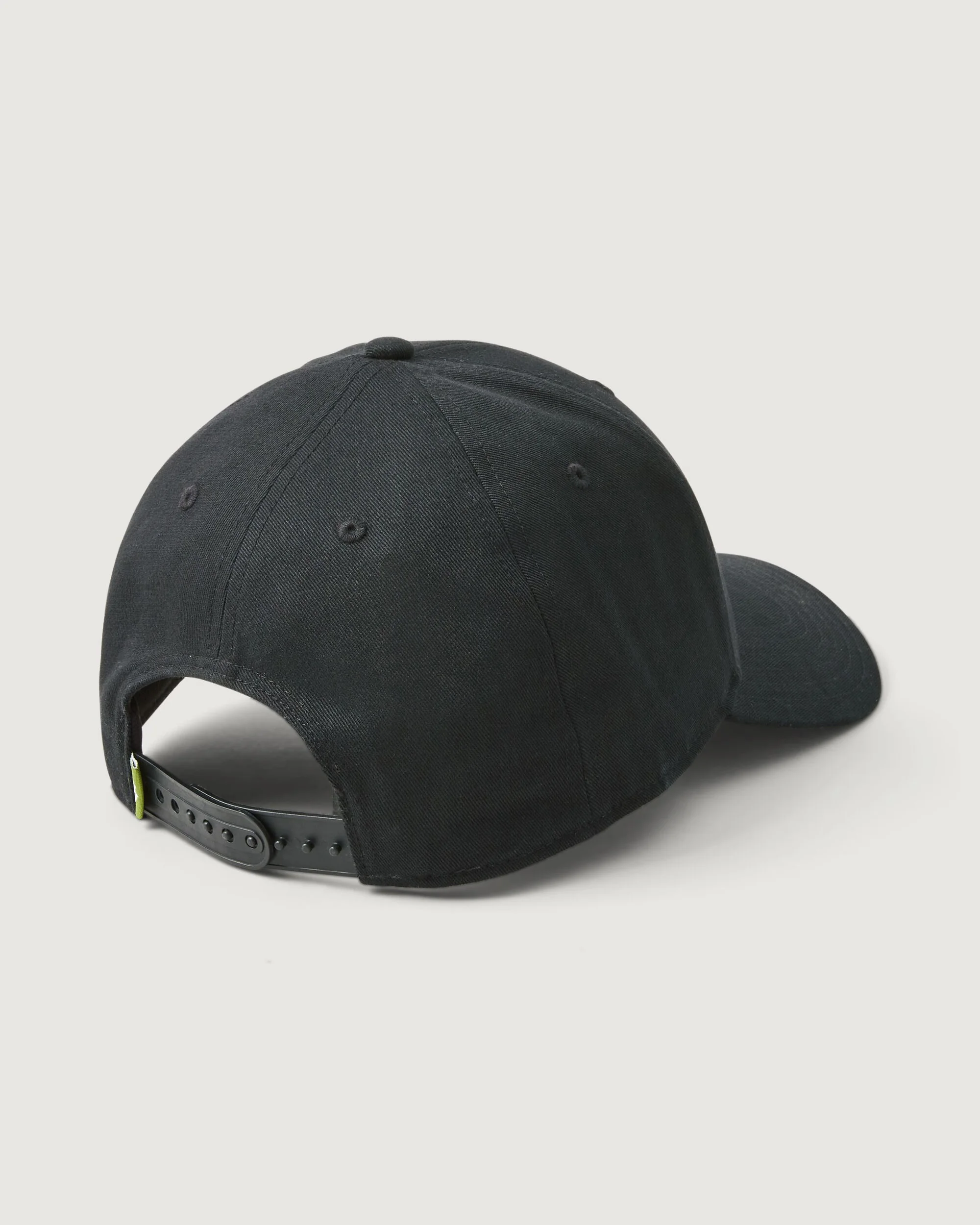 Medwin Low Cap - Black - Image 4