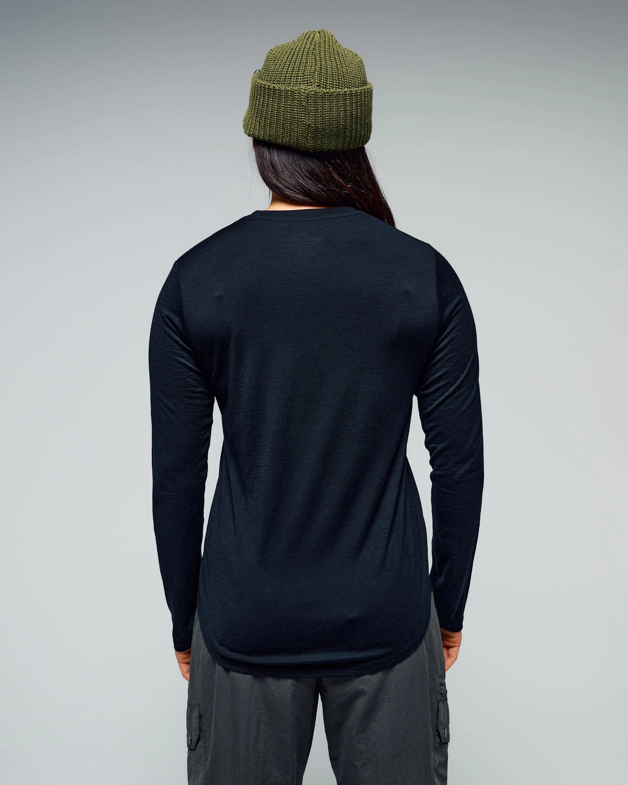 Women's 100% Merino Long Sleeve Crew Top - Black - Image 3