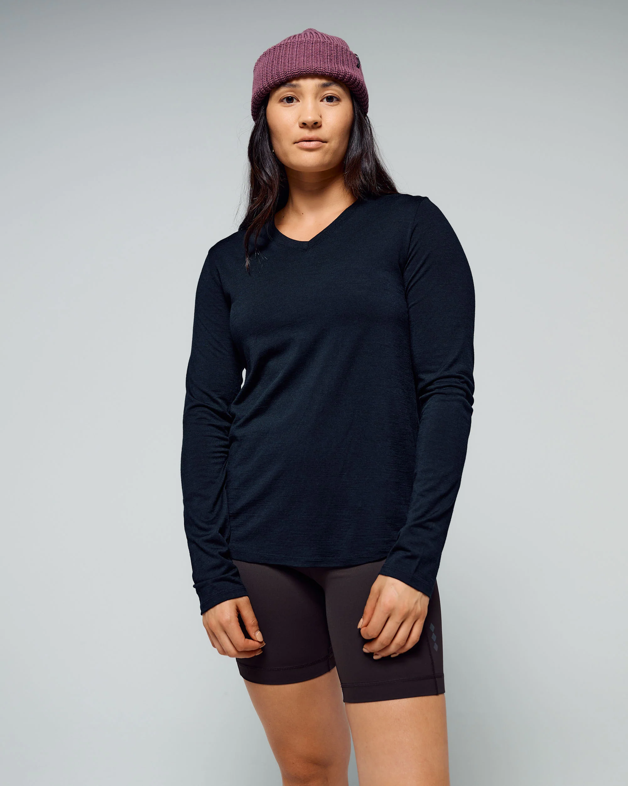 Women's 100% Merino Long Sleeve V-Top - Black - Image 3