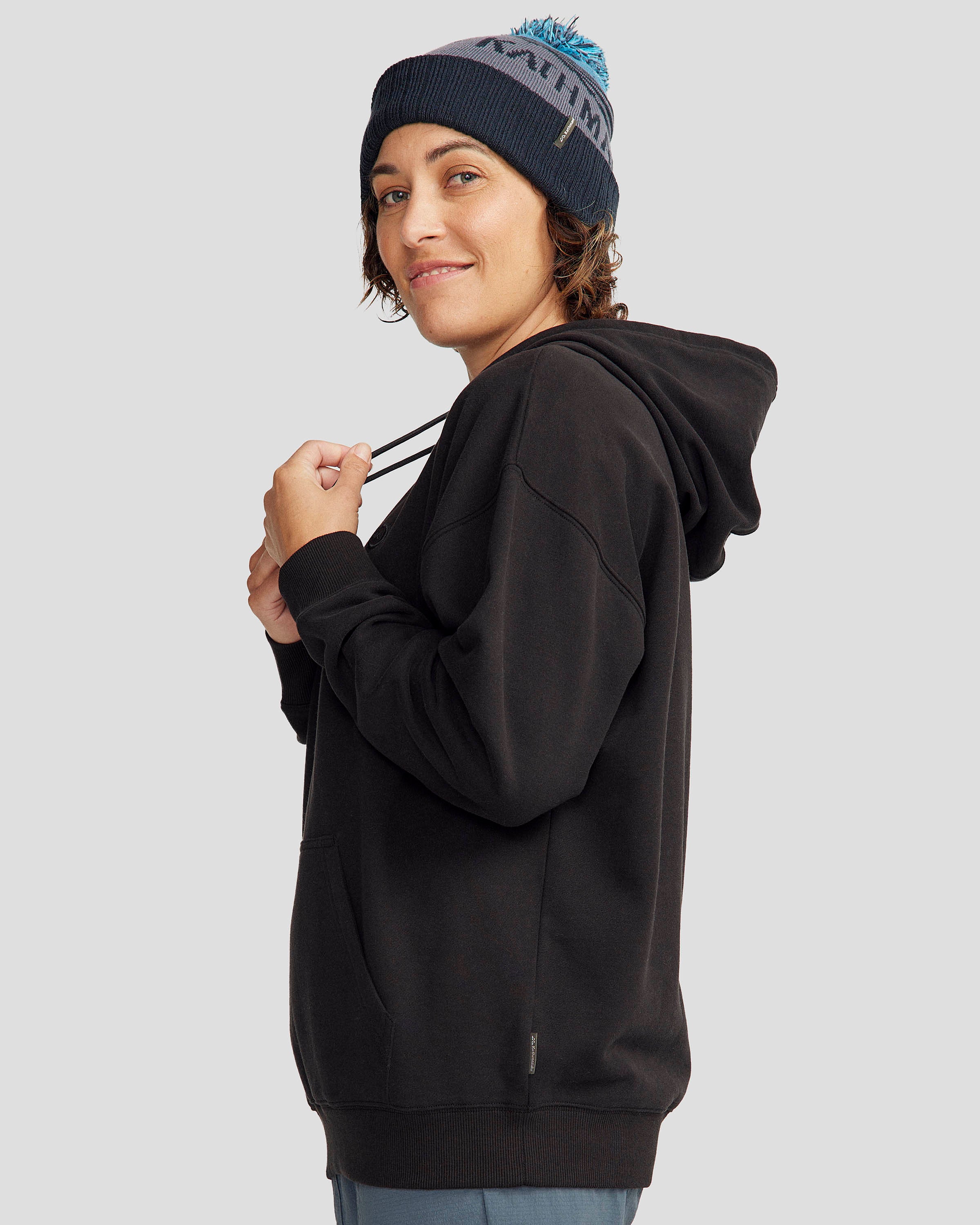 Women's Peak Badge Relaxed Hoodie - Black Stingray - Image 3