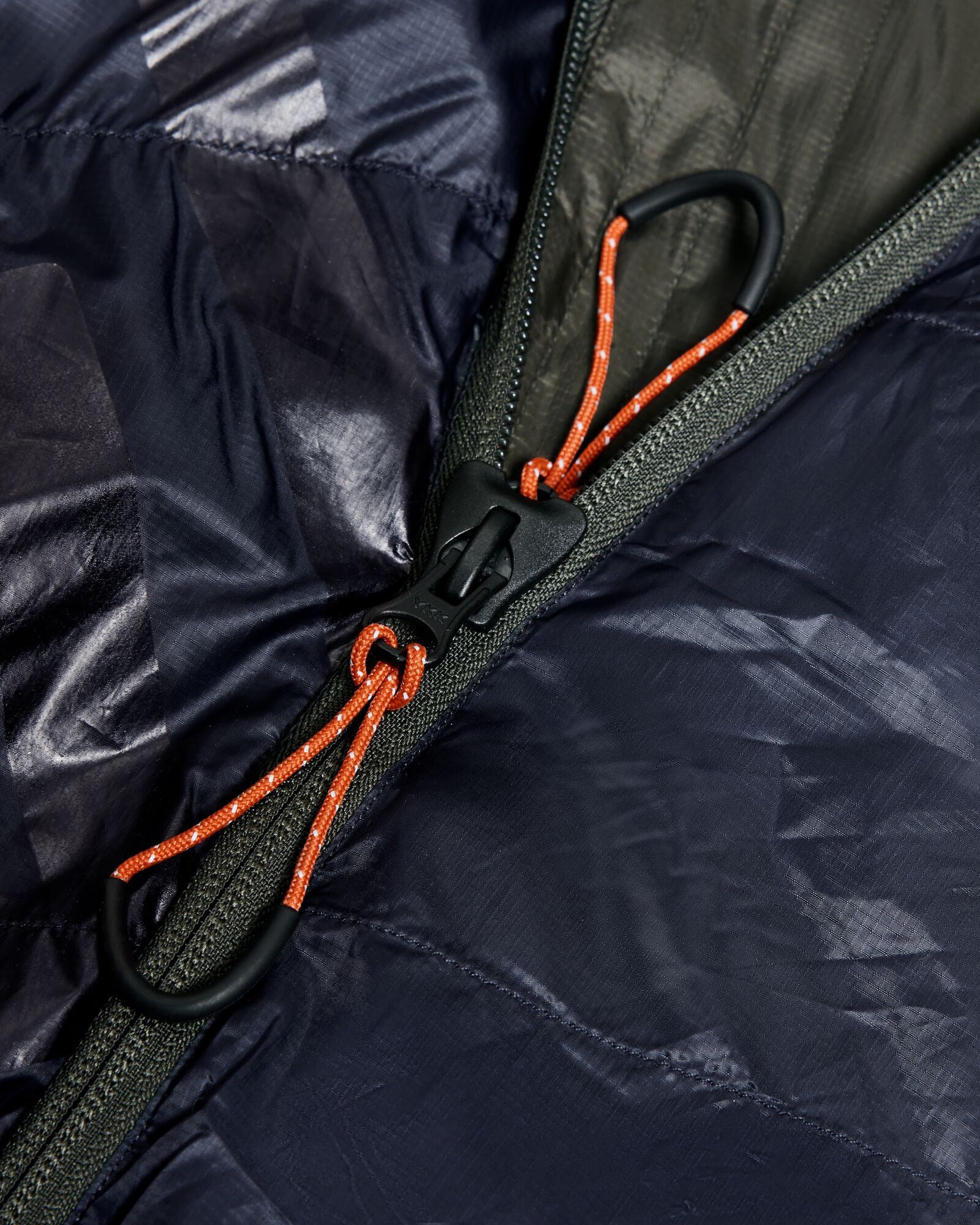 Zenter -3°C Down Sleeping Bag - Regular - Black Stingray/Dark Moss - Image 10