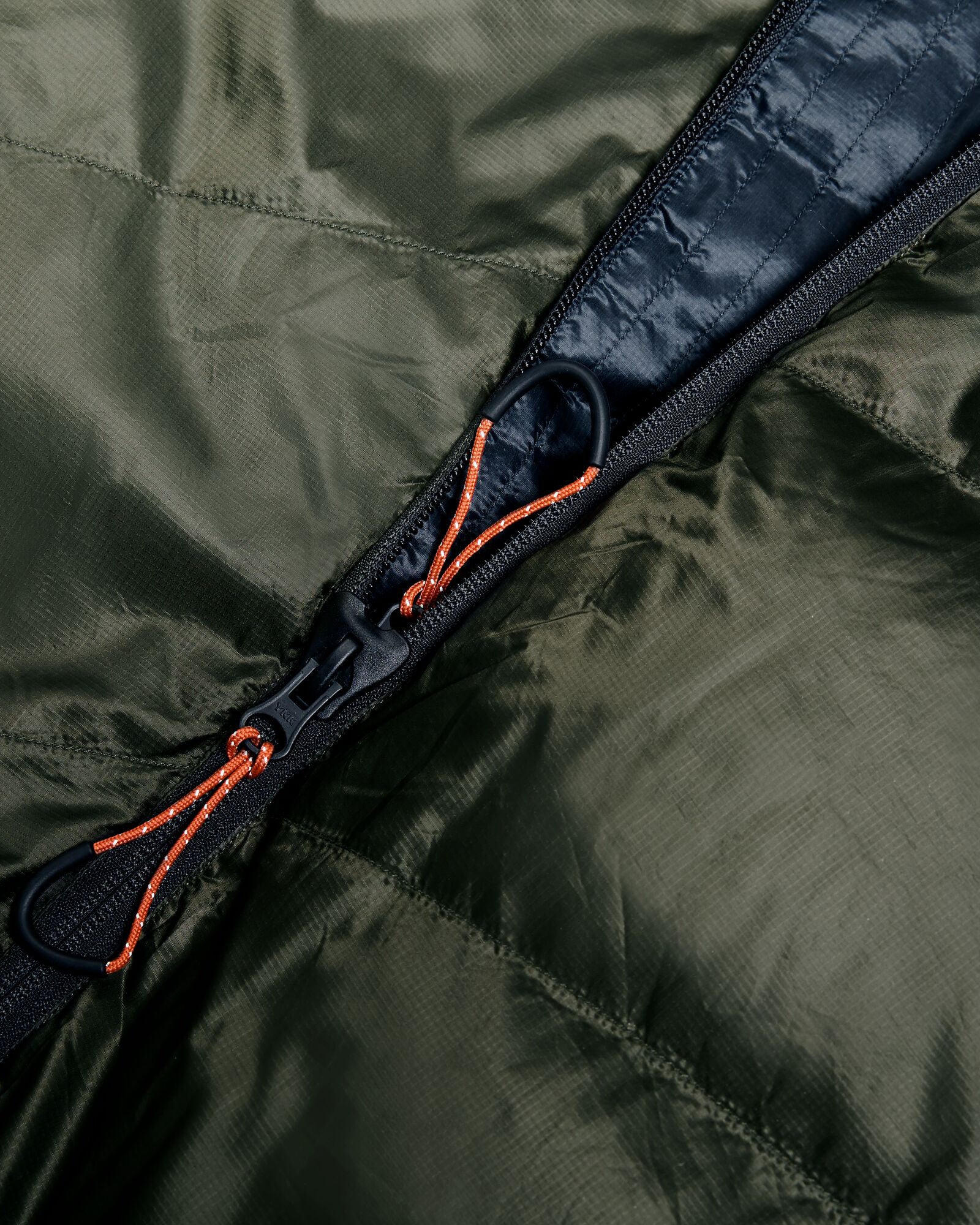 Zenter -8°C Down Sleeping Bag - Regular - Dark Moss/Black Stingray - Image 10